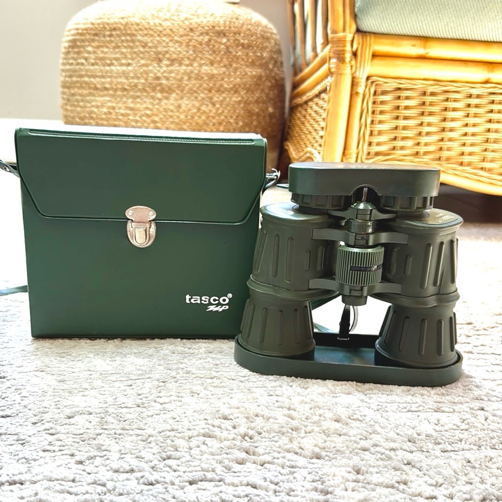 TASCO ZIP 223RZ Army Green Binoculars- 10x50 Magnification w/ Case & Covers